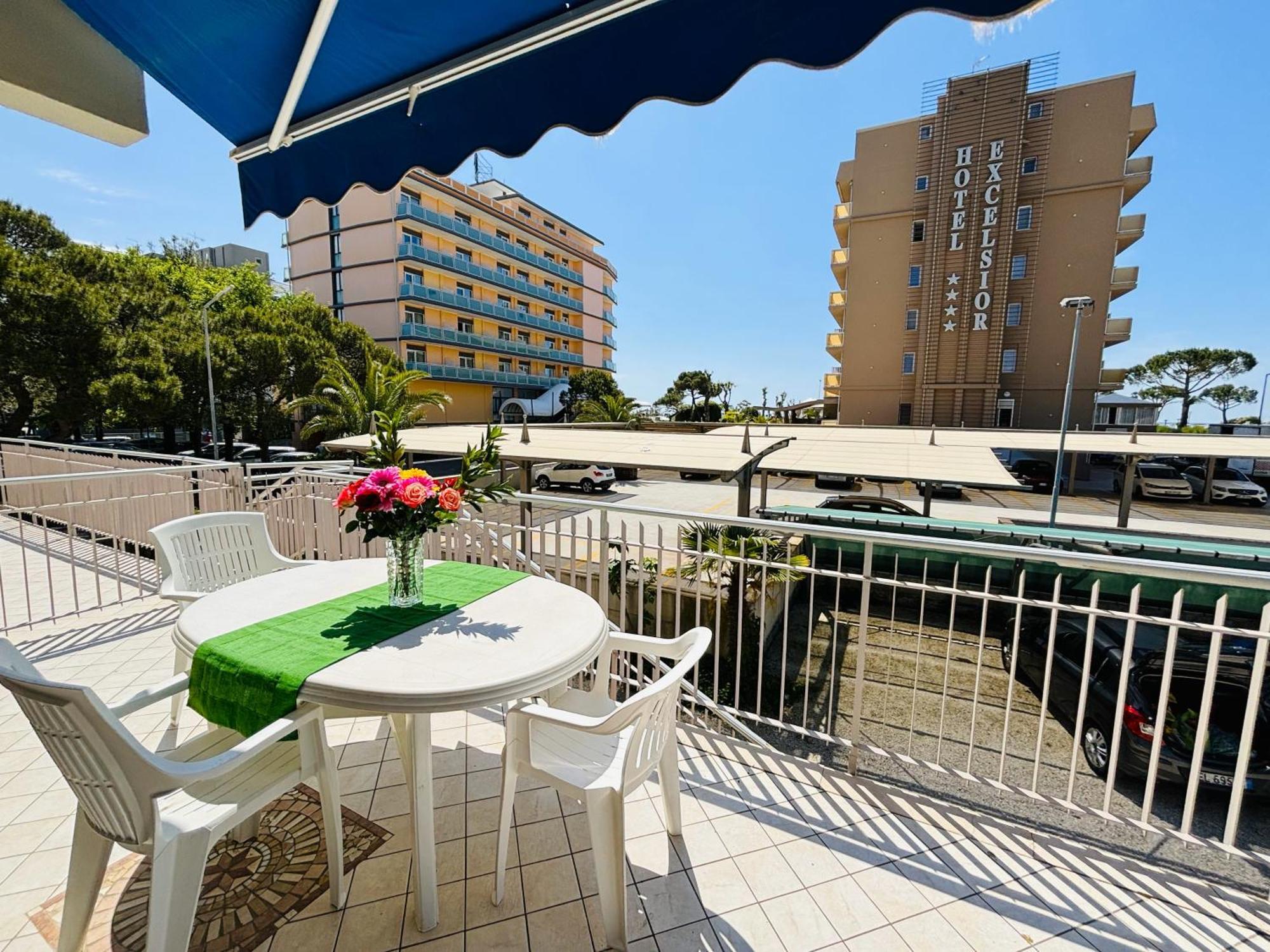 Ca' Laurana Apartment Bibione Bagian luar foto